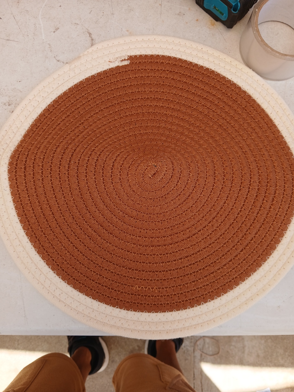 Round Woven Placemat Set in Rust and Cream - Picture 7 of 8